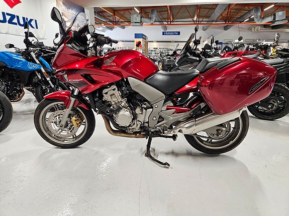 Honda CBF1000A 2 of 5