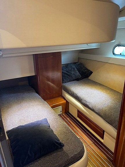 Azimut 40 Flybridge 8 of 10