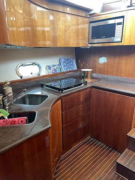 Azimut 40 Flybridge 9 of 10
