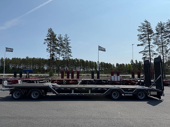 Hakarps - 38 tons maskinvagn med hjulfickor 5 of 12