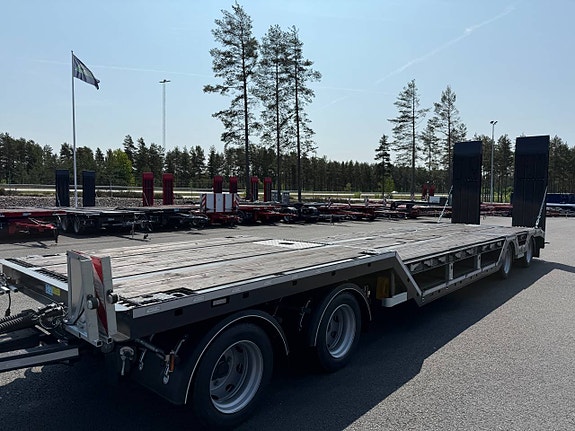 Hakarps - 38 tons maskinvagn med hjulfickor 4 of 12