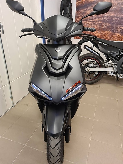 Viarelli Monztro EU NU REA 20900 kr hjälm på köpet 3 of 5