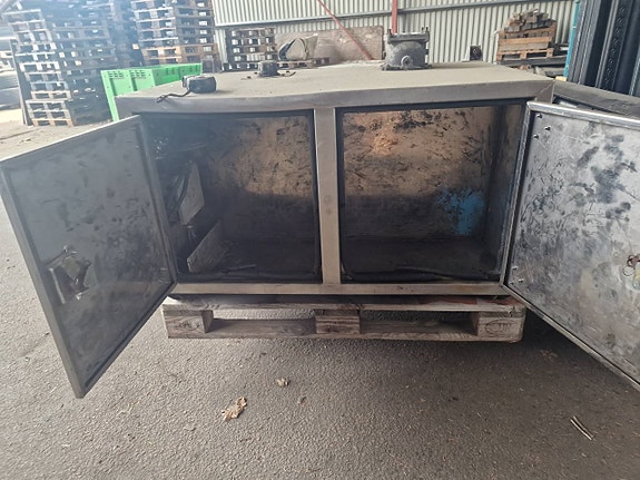 Hydraulik  OljeaTank / Verktygslåda 3 of 10