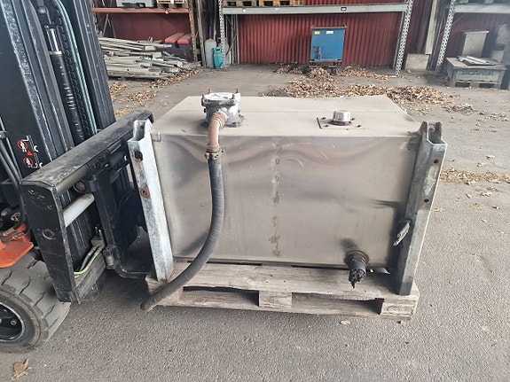 Hydraulik  OljeaTank / Verktygslåda 7 of 10
