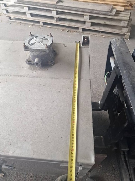 Hydraulik  OljeaTank / Verktygslåda 4 of 10