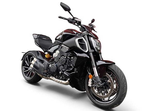 Ducati Diavel V4 2 of 6