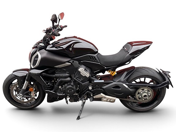 Ducati Diavel V4 4 of 6