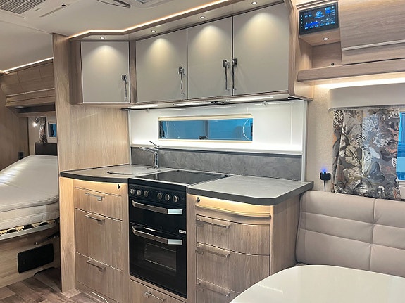 Kabe ROYAL 630 TDL KS (Solcell+Panorama+Skinn+Cykelställ) 11 of 22