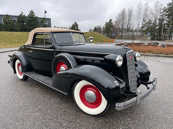 Cadillac LaSalle 4 of 5