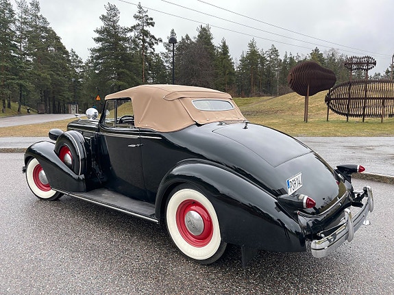 Cadillac LaSalle 8 of 19