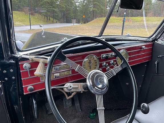 Cadillac LaSalle 12 of 19