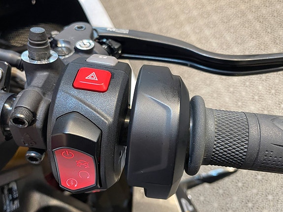Triumph SPEED TRIPLE 1200 RR  *Lagerfinal – utvalda MC till kampanjpris* 25 of 30