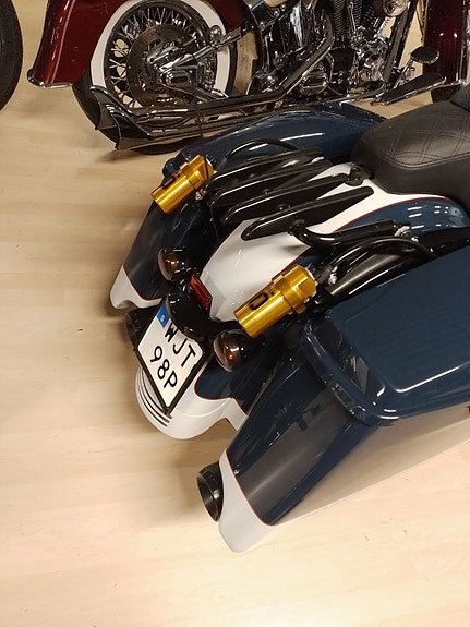 Harley-Davidson Road Glide 114 Patriot Special 4 of 5