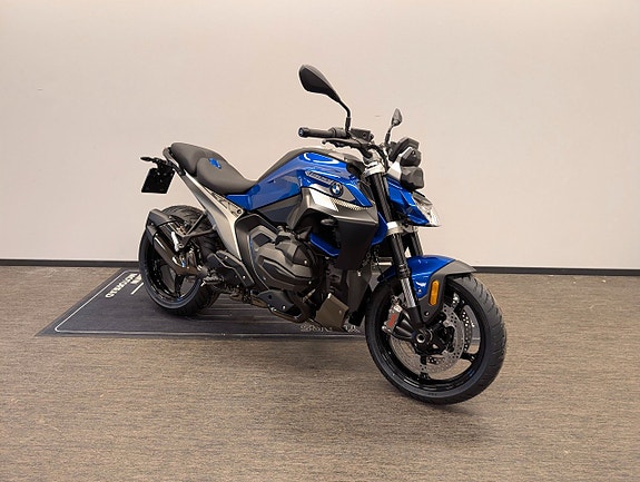 BMW R1300R 2 of 4