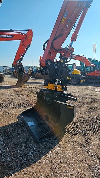 Hitachi ZX 225 US LC-7 , Begagnad SÄLJES 7 of 8