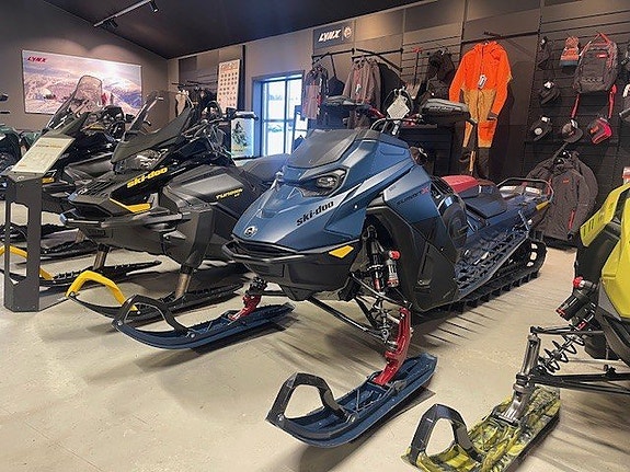 Summit X Expert 850 154  10.2 skärm -25 "Kampanj 27 000:-"