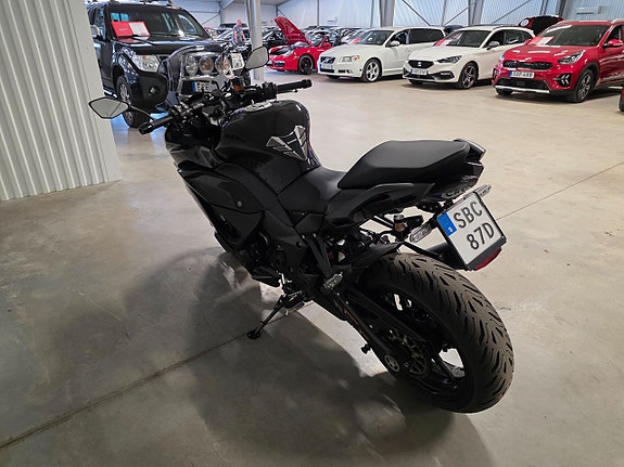 Kawasaki Ninja 1000 SX 918 mil 1 ägare Nyskick 3 of 5