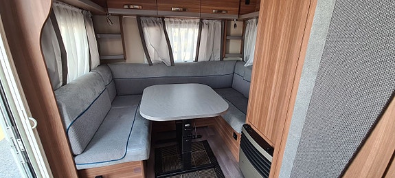 Weinsberg 480 EU CaraOne "Låga Långbäddar" 3 of 7