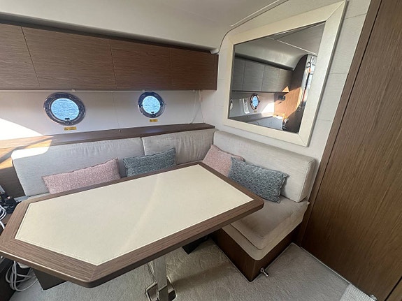 Beneteau Gran Turismo 40 | 2016 10 of 12