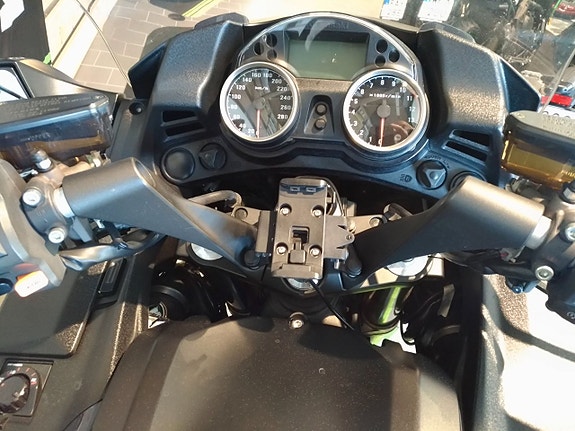 Kawasaki 1400GTR 1.4 5 of 11