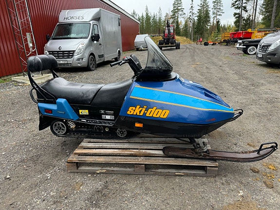 Ski-Doo Stratos 3 of 7