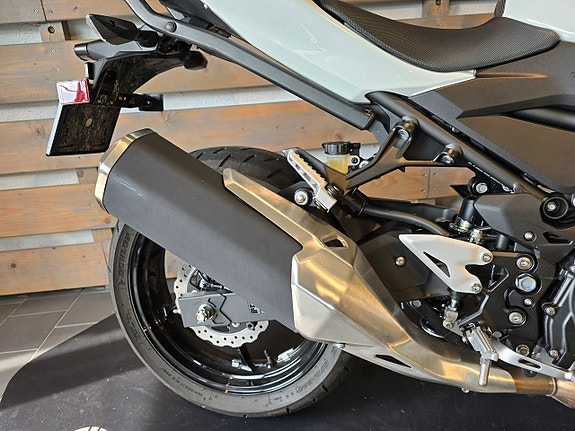 Kawasaki Z400 A2 7 of 13