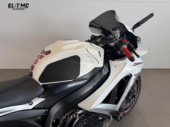 Suzuki Cycles GSX-R750 | Nyservad 8 of 19