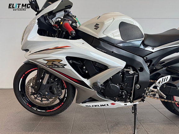 Suzuki Cycles GSX-R750 | Nyservad 12 of 19