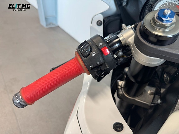 Suzuki Cycles GSX-R750 | Nyservad 17 of 19