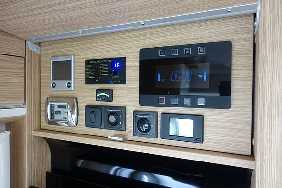 Niesmann Flair 920 BF Maxutrustad / En ägare / Nyskick! 25 of 30