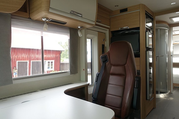 Niesmann Flair 920 BF Maxutrustad / En ägare / Nyskick! 12 of 30