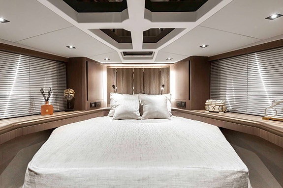 NY Galeon 480 Flybridge/Galeon 470 Skydeck - 2026 8 of 12