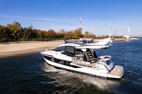 NY Galeon 480 Flybridge/Galeon 470 Skydeck - 2026 10 of 12