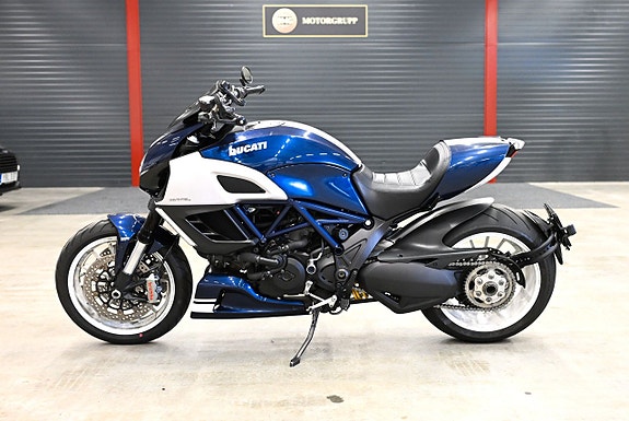 Ducati Diavel 1.2 L-Twin Carbon ABS 13 of 13