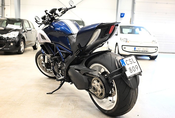 Ducati Diavel 1.2 L-Twin Carbon ABS 7 of 13