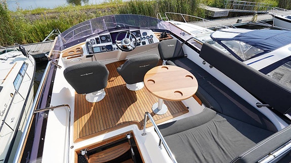 Nord West 390 Flybridge / 2002 2 of 5