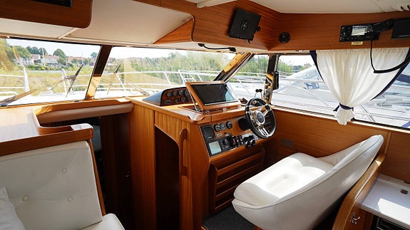 Nord West 390 Flybridge / 2002 6 of 12