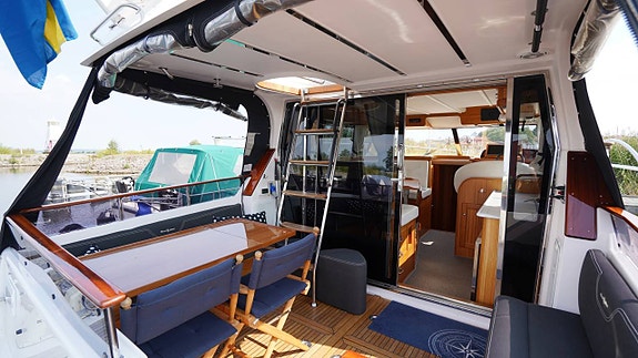 Nord West 390 Flybridge / 2002 3 of 5