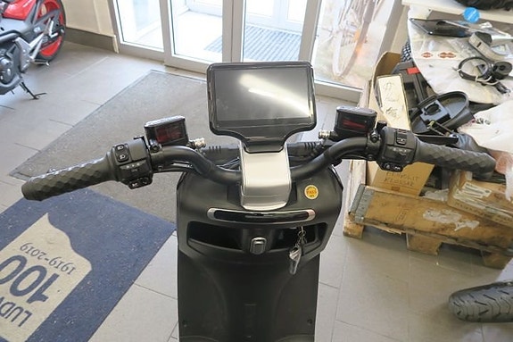 YADEA G5 EL moped 6 of 6
