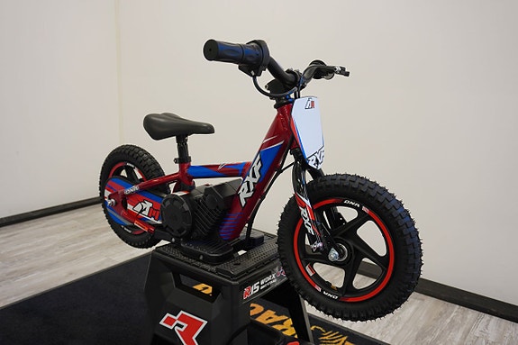 Apollo DNA 12 Eldriven Balanscykel 2 of 5