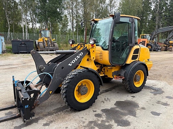 Volvo L28F Skopa & Gafflar