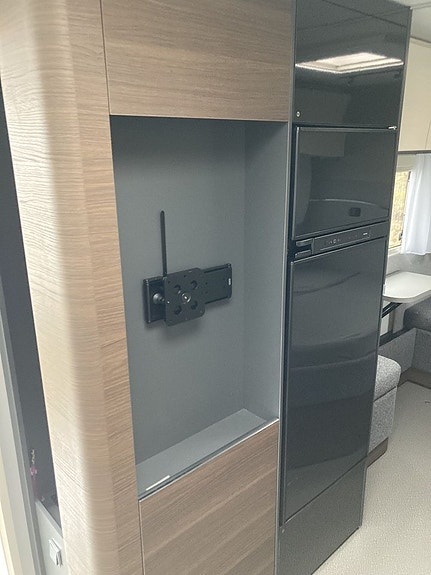 Adria Alpina 663 UK 10 of 11