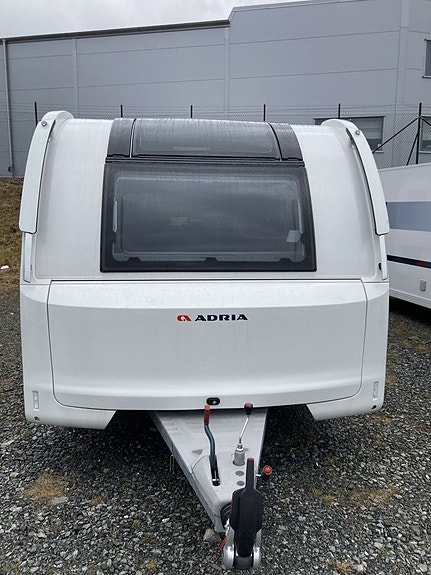 Adria Alpina 663 UK 2 of 11