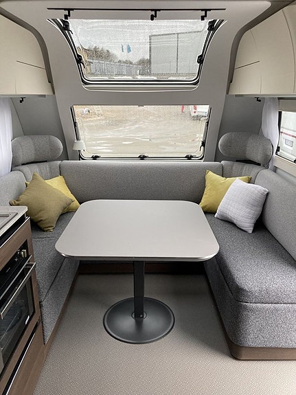 Adria Alpina 663 UK 3 of 11