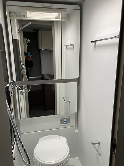 Adria Alpina 663 UK 5 of 11