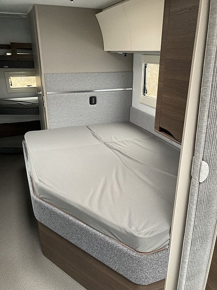 Adria Alpina 663 UK 9 of 11