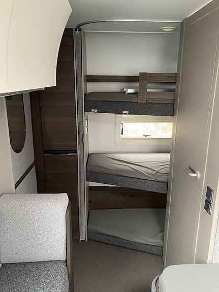 Adria Alpina 663 UK 6 of 11