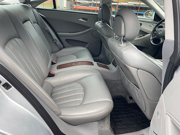 Mercedes-Benz CLS350 10 of 11