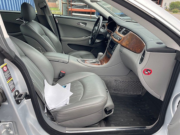 Mercedes-Benz CLS350 9 of 11