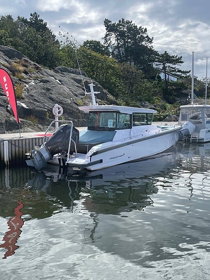 Axopar 29 Cross Cabin  Demo -2024 2 of 12